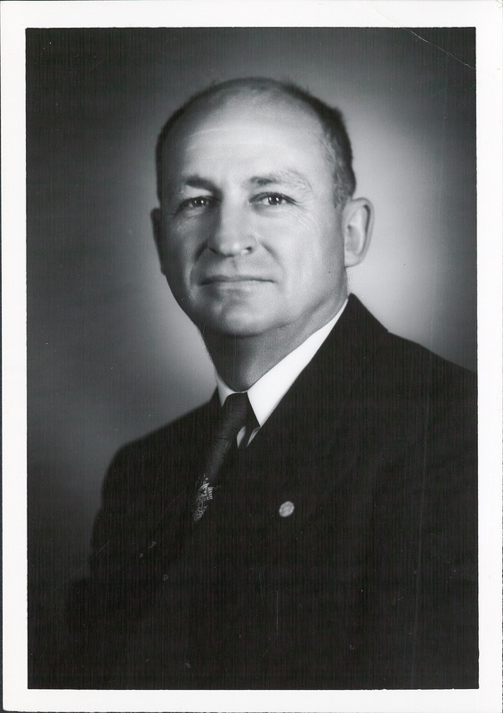 Portrait photograph of Edwin A. Link in a suit